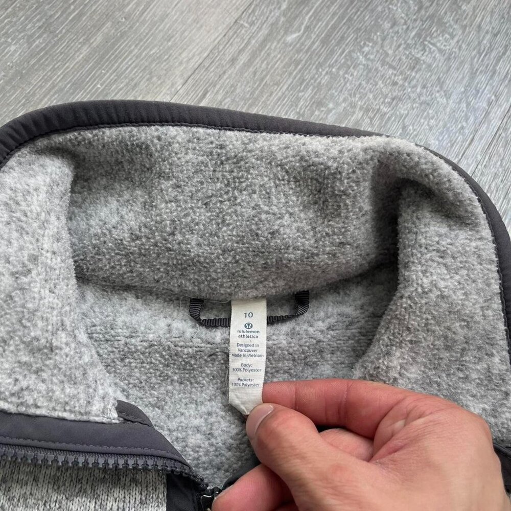 Grey / Black Lululemon Full Zip-Up Fleece Lined Sweater - Picture 5 of 7